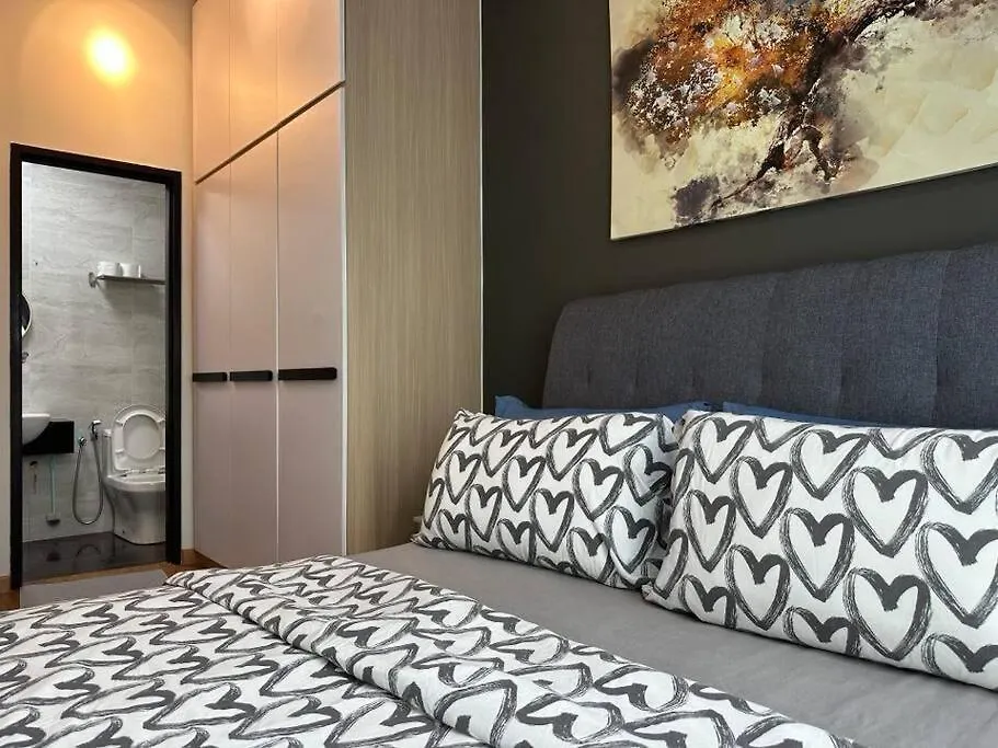 Spacious Sks Near Ciq, Smart Tv Johor Bahru Apartment