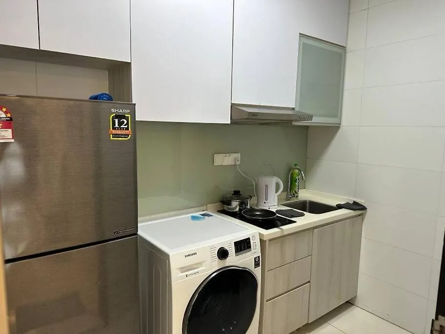 Spacious Sks Near Ciq, Smart Tv Johor Bahru